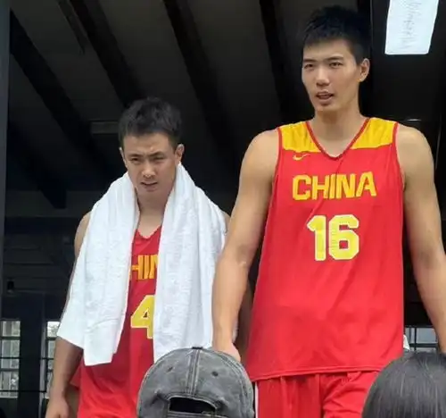 辽篮体测韩德君顺利通过,李晓旭成绩优异赵继伟张镇麟缺席
