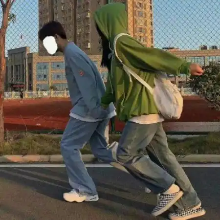 比较阳光的情侣头像,我也要和你在一起不离不弃
