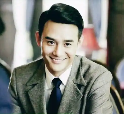 哥的脸明明可以当偶像剧男主,却硬生生成了演技派
