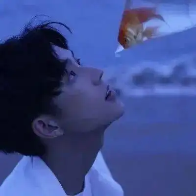 你们一直找的好看又不明显的情头
