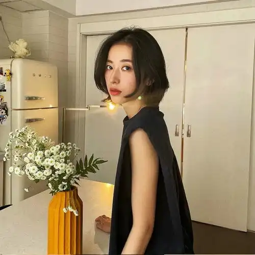女生氛围感头像周雨彤