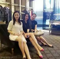 搞笑图片据说是母女三人,可谁是母亲呢
