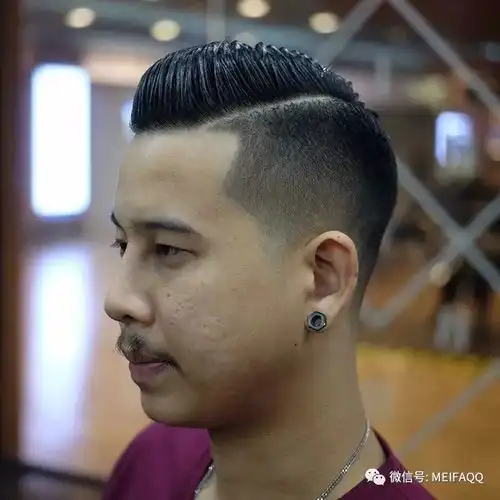 男生发型这样剪,干净利落又帅气
