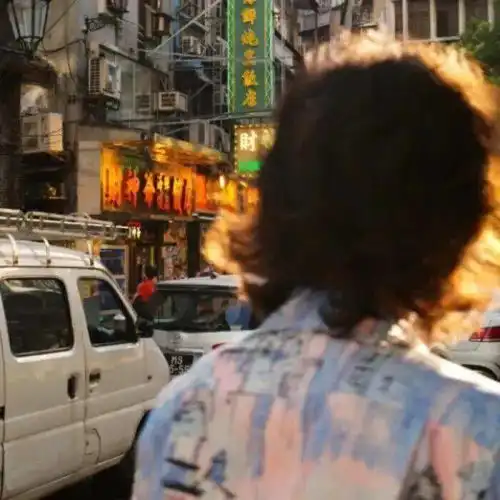 男生头像心中无女人,拔剑自然神
