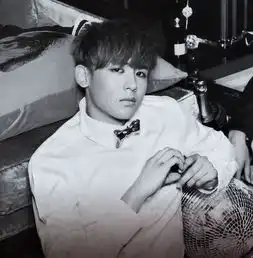 求2pm,nichkhun,victoria2013年的头像和电脑壁纸,最好是无水印的
