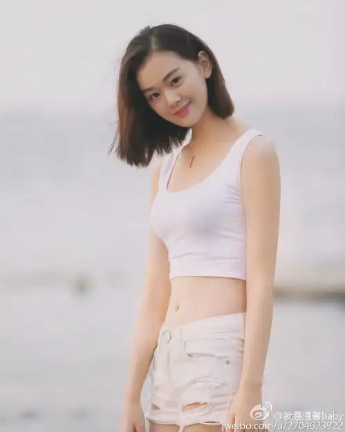 组图北影小仙女晒清新写真灵动可爱秀长腿
