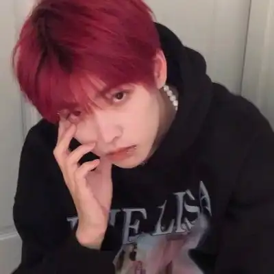 真人动漫男生头像
