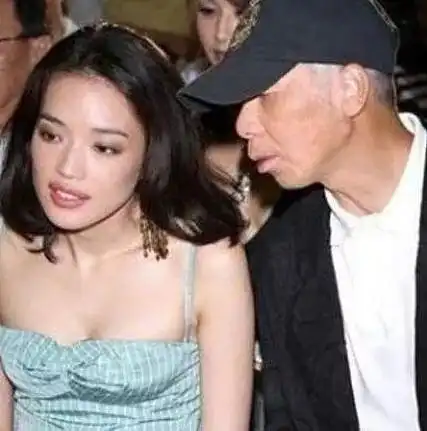 娱乐圈最爱偷窥美女明星的男人们,柳岩也中招了
