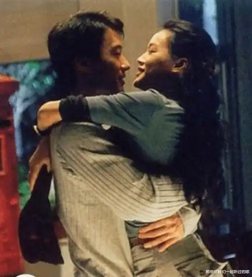 走过岁月的黎明,为何情定女助理
