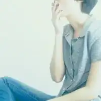 比较好看单纯的男生头像或者情侣头像
