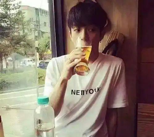 这几个星座男明明很幼稚,却喜欢装作成熟大叔

