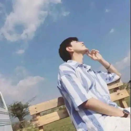 头像星光不问赶路人,时光不负有心人
