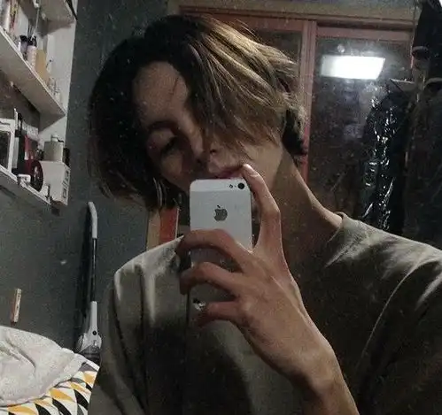 一些很有味道的成熟男生头像
