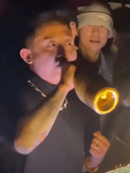 gai宠妻人设崩塌带哺乳期老婆喝酒蹦迪,开黑桃a独自对瓶豪饮
