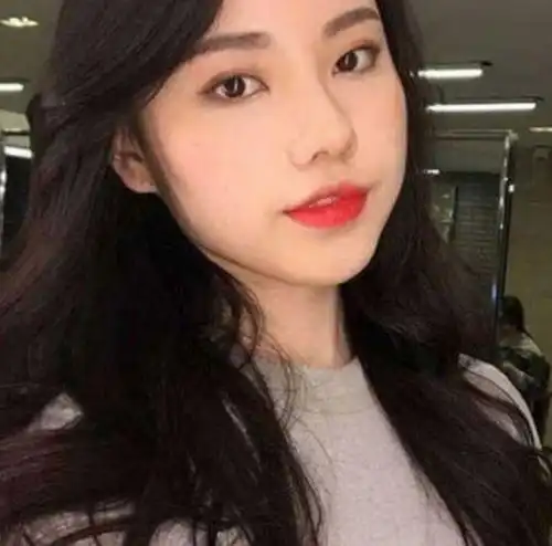 这个网红从200斤减到100斤,拉黑渣男变身洋娃娃
