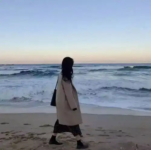 头像篇喜欢你,就像是温柔的理性
