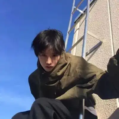 青春潮酷头像男生真人
