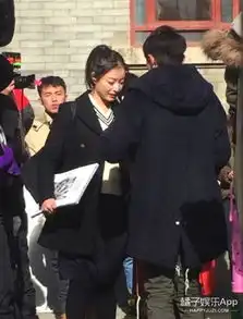 在路上看见霍建华拿玫瑰花表白,女主好像倪妮
