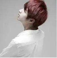 找一个和这个头像是情侣头像的女生头像
