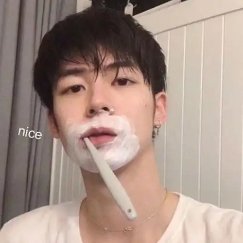 有男生暗恋你,会有这3大细节表现,姑娘你要明白
