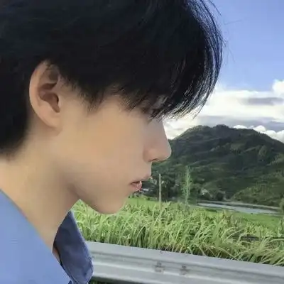 苏瓷成熟清新男头个性成熟时男生头像我要个性网
