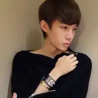 带墨镜男百度微信头像

