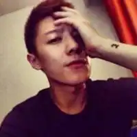 帅酷男生的个性头像你的谎言编的如斯入耳
