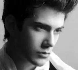 原创丨深深地被ta吸引后,我该何时决定投入感情
