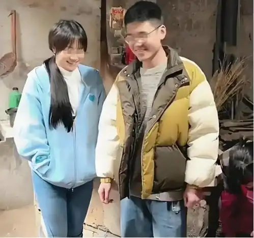 8岁渔女捡到3岁男孩,18年后执意嫁他,得知丈夫身世后彻底泪目
