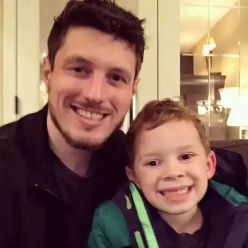 你的表情库里一定有他假笑男孩在中国开微博啦
