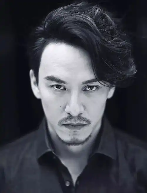 胡须看脸型留胡子,提高男性魅力异性缘不会差
