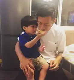 余文乐不是暖爸胜暖爸
