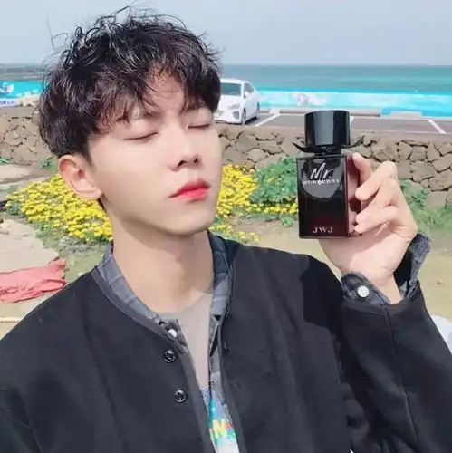 男生头像忘不掉的回忆就记住吧
