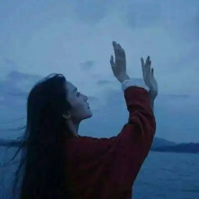 头像男背影伤感阳光长发