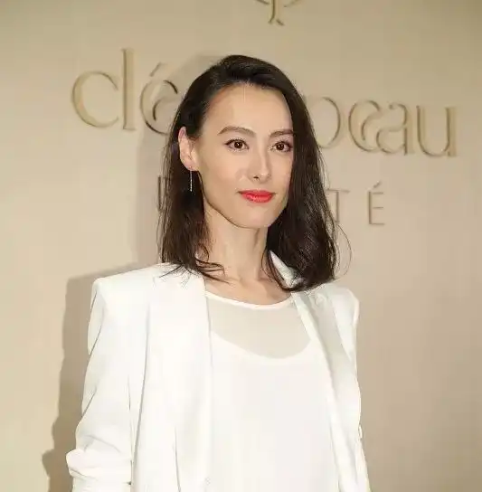 豪门梦碎30岁梁洛施宣告全面复出却瘦到令人心酸我爱自由
