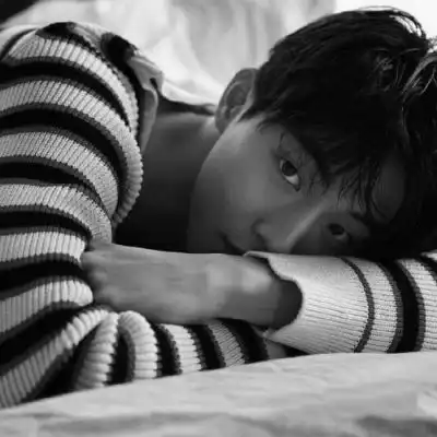 霸气成熟的男生微信头像黑白冷酷高傲的男生微信头像
