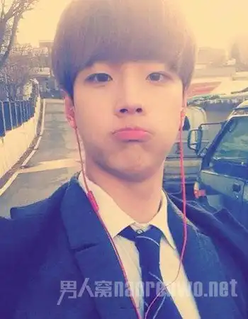 9款萌系男生发型推荐改个发型感觉自己萌萌哒
