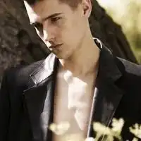 回眸一笑的男生头像微信头像图片大全
