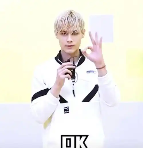 男版杨超越诞生,非农村娃甘望星,而是不知歌名的利路修
