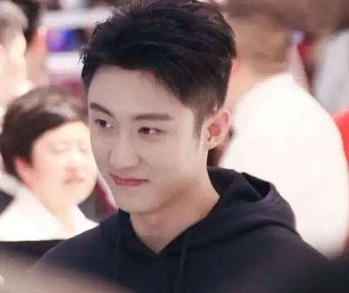 突发黄景瑜前妻晒聊天记录,意外曝光黄景瑜头像,恋情又添新锤
