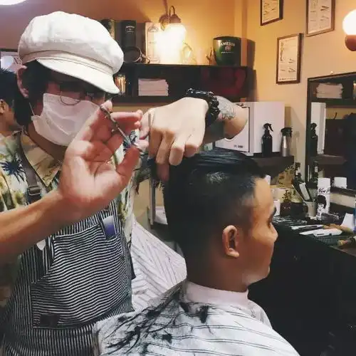 cutlerbarber复古油头理发店
