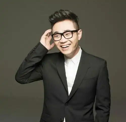 从屌丝男士到热烈,大鹏是如何实现逆袭人生的
