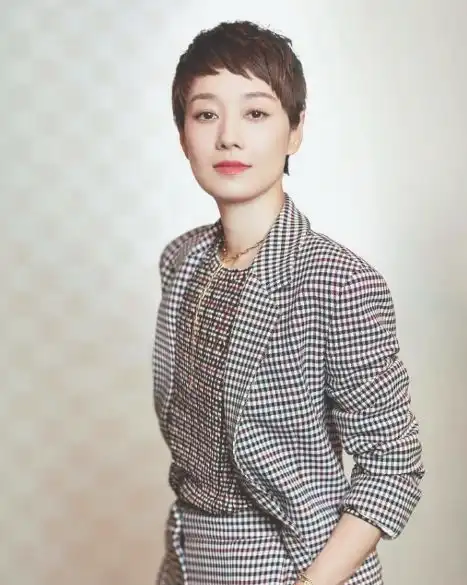 与姚笛同居7年,因买不起房而无奈分手,现在红得发紫身家上亿
