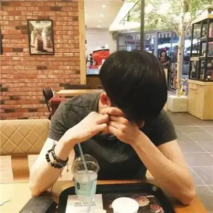 唯美男生头像,过去干净往后清白的男生
