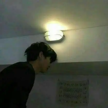 qq男生伤感头像,太无聊深夜记起我的好

