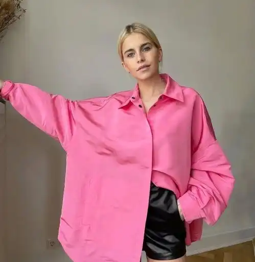 男友衬衫穿出时尚感,宽松百搭,真是谁穿谁美
