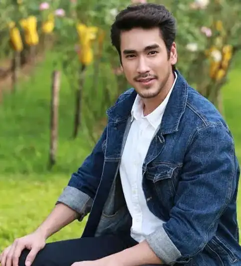 今天大家是女王,献上8位魅力胡子男星,成熟担当好好享用
