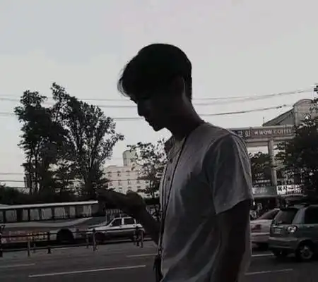 为了放下一个人,你做了哪些意义的傻事
