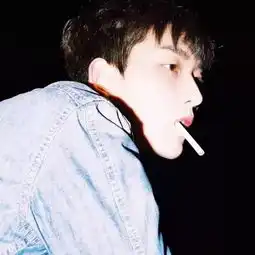 头像孤单但不将就,想念也别回头
