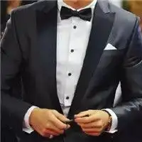 西装男生失落背影黑白图片微信头像图片大全
